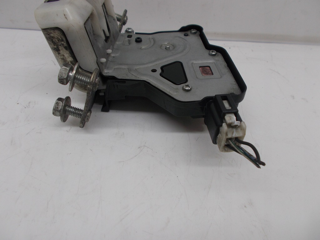 фото №5, Suzuki swift v 17- замок кришки задній