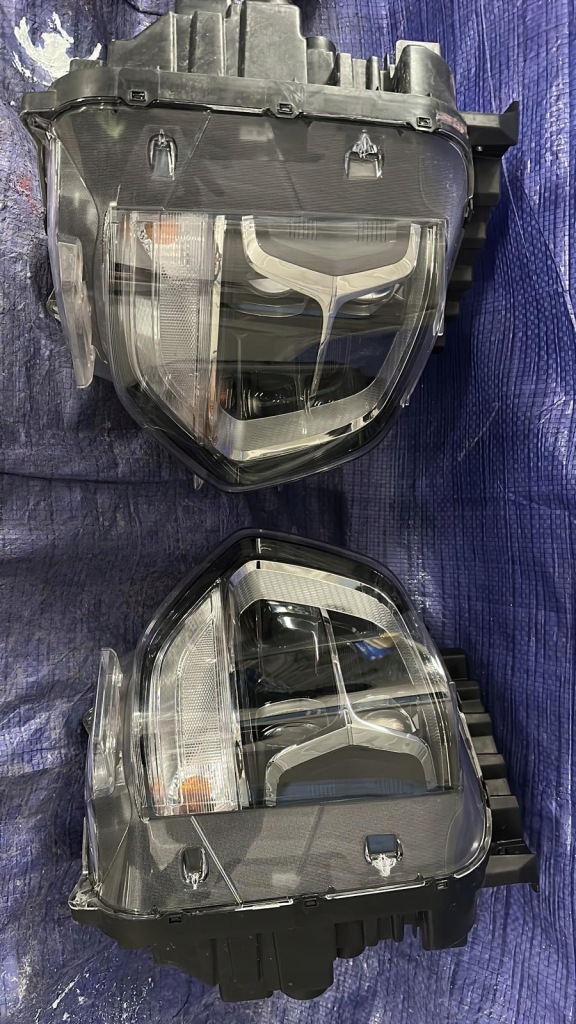 фото №1, Hyundai santa fe 2019- лампы перед комплект