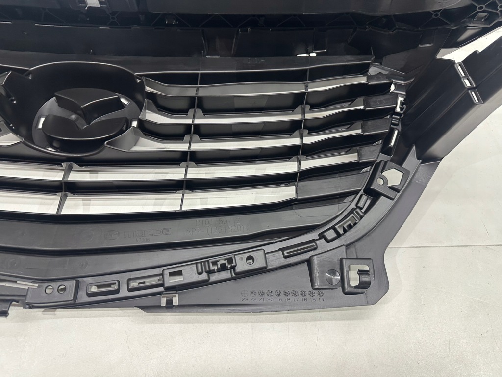 Mazda cx3 новый решётка радиатора решётка  радиатора d10j-50712 + накладка поперечина d10j-50717 Цена