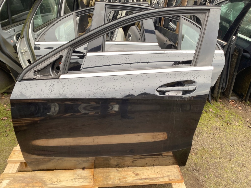 Купити Mercedes a 176 комплект . двері передні ліва 191