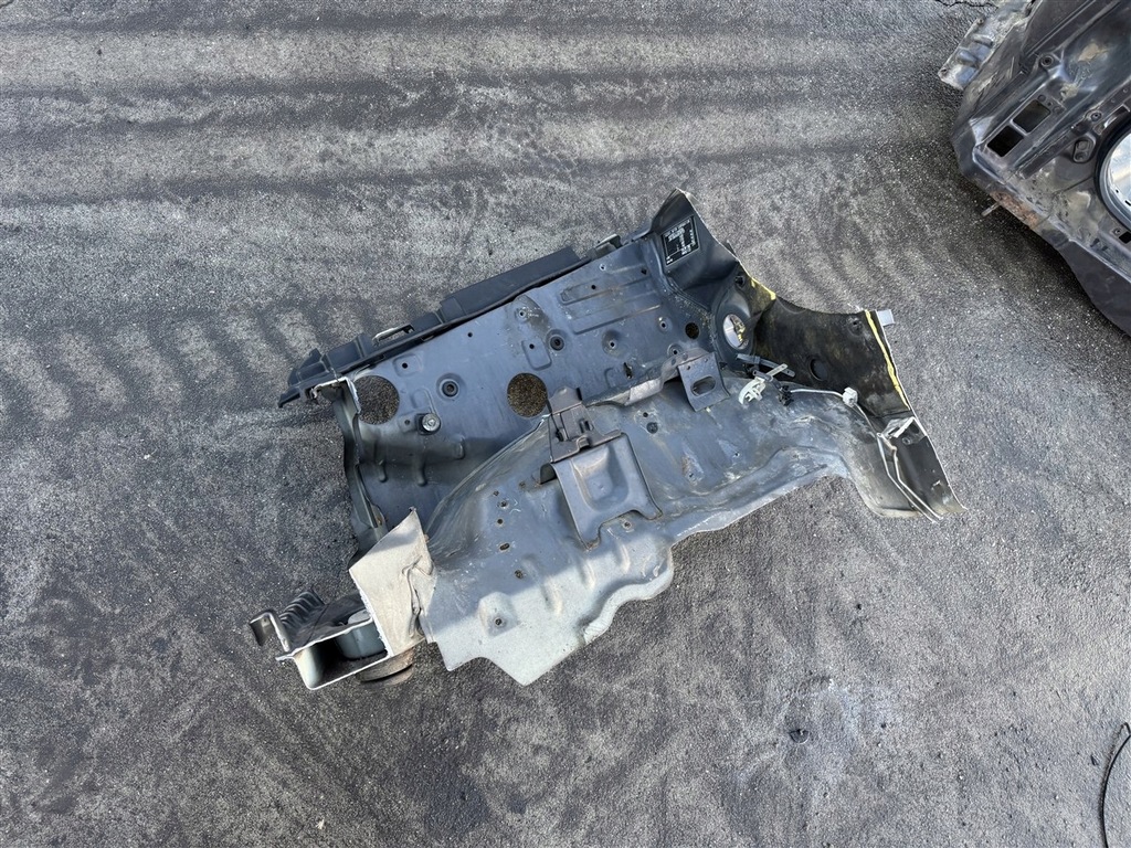 фото №1, Четверть подкрылок лонжерон правый перед suzuki jimny 4x4 awd 2013 rok