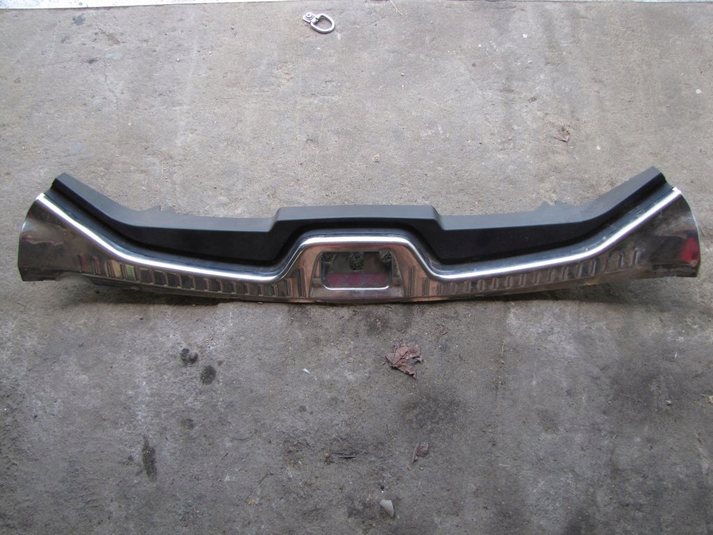 фото №1, Volvo v60 cc - молдинг защита крышки багажника