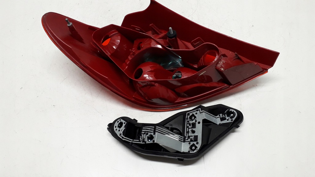 фото №16, Peugeot 207 лампа задняя задняя правая 9649986580