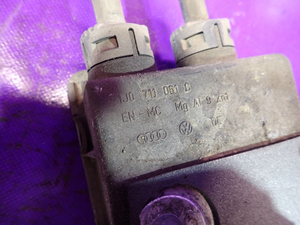 фото №8, Toledo ii 1.9 tdi домкрат переключения передач 1j0711049t