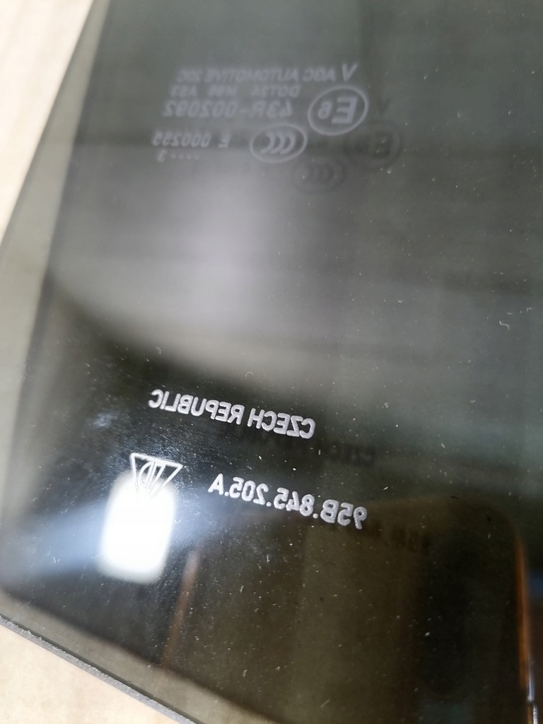 фото №9, Macan скло лівий задня 95b845205a