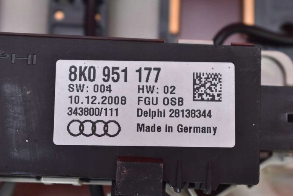 фото №7, Лампа освітлення салону перед 8t0947135b audi a5 8t 07-11