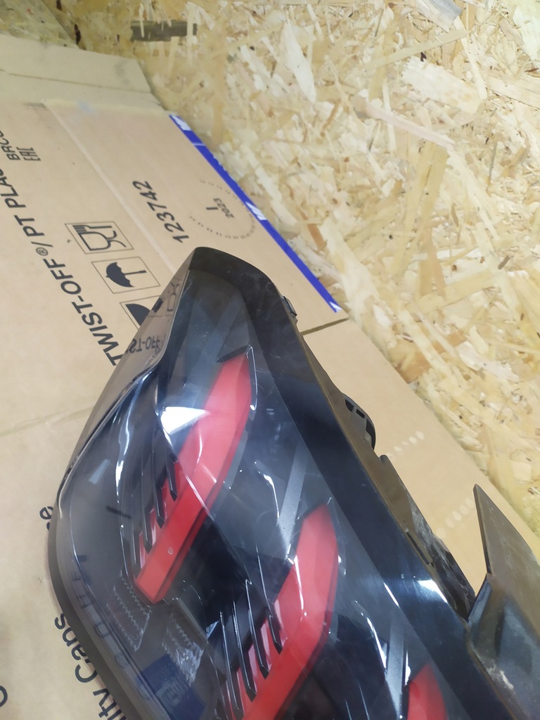 фото №4, Лампа задняя левая peugeot 208 ii