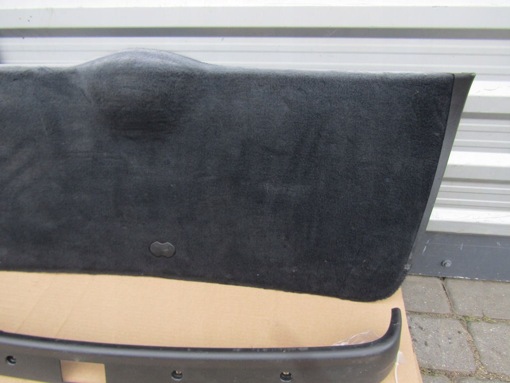 фото №9, 7 mercedes w203 kombi оббивка кришки багажника + захист замка