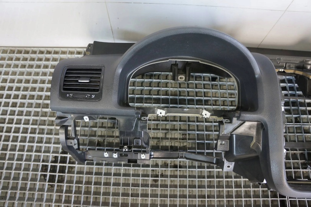 фото №9, Панель приладів панель приладів подушка пасажира vw golf v europa