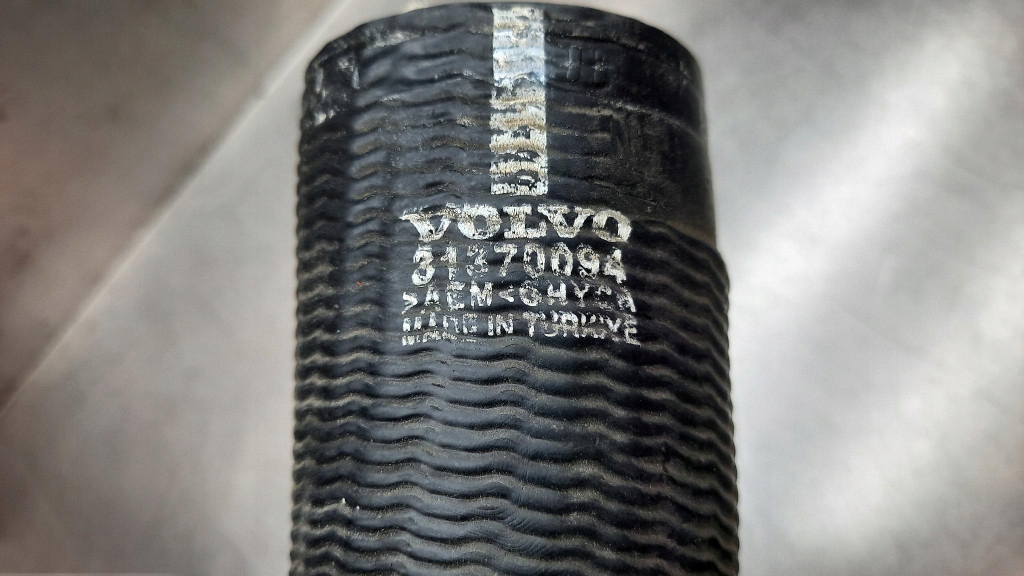 фото №5, Труба wąż интеркулер оригинальный номер 31370094 volvo s60 iii v60 ii xc60 ii s90 v90 xc90