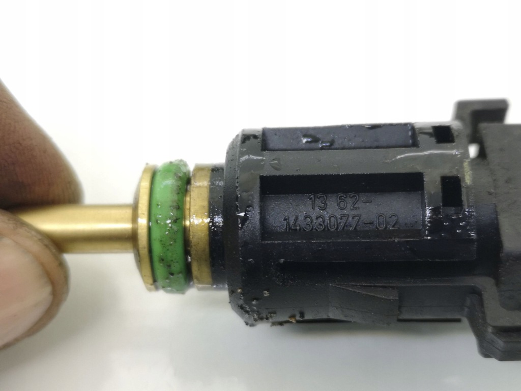 2004 bmw 5 e60 e61 шланг водяной турбонагнетателя 1433077 с Разборки