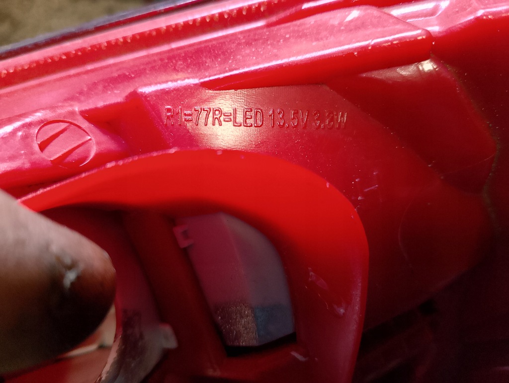 фото №7, Лампа w крила audi a4 b8 sportback лівий задня led