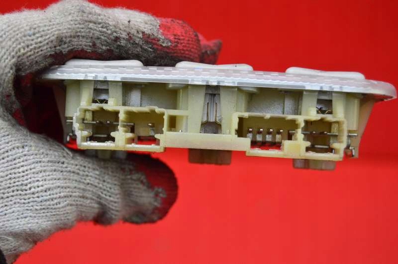 фото №7, Лампа освещение салона перед 9680713980 peugeot partner 2 ii 08-12