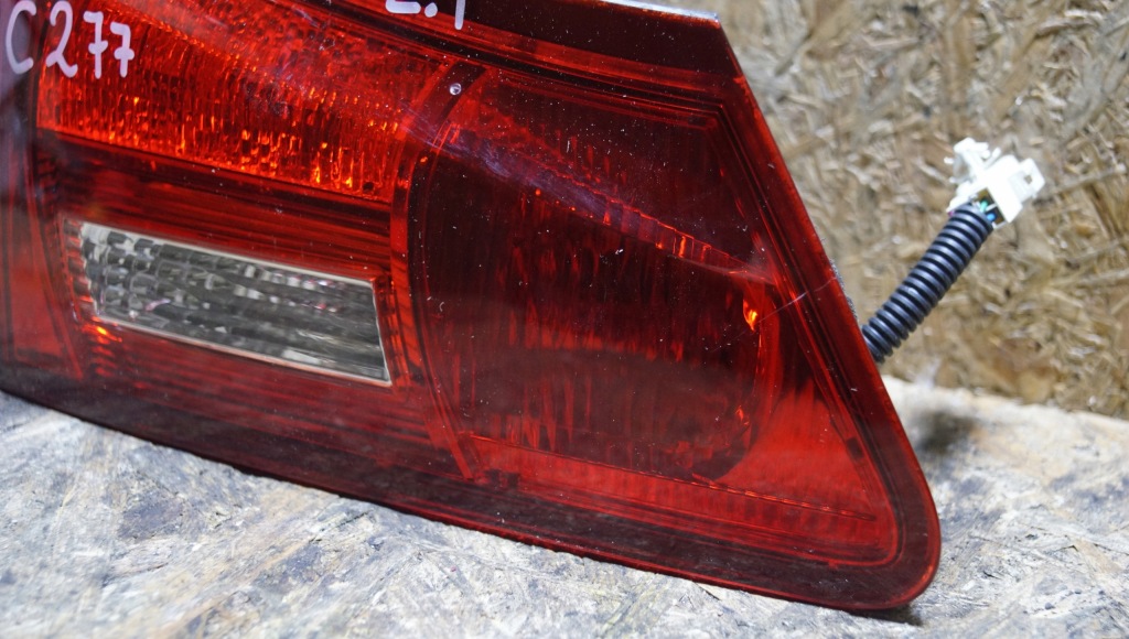 фото №2, Lexus is220 лампа ліва задня w кришка