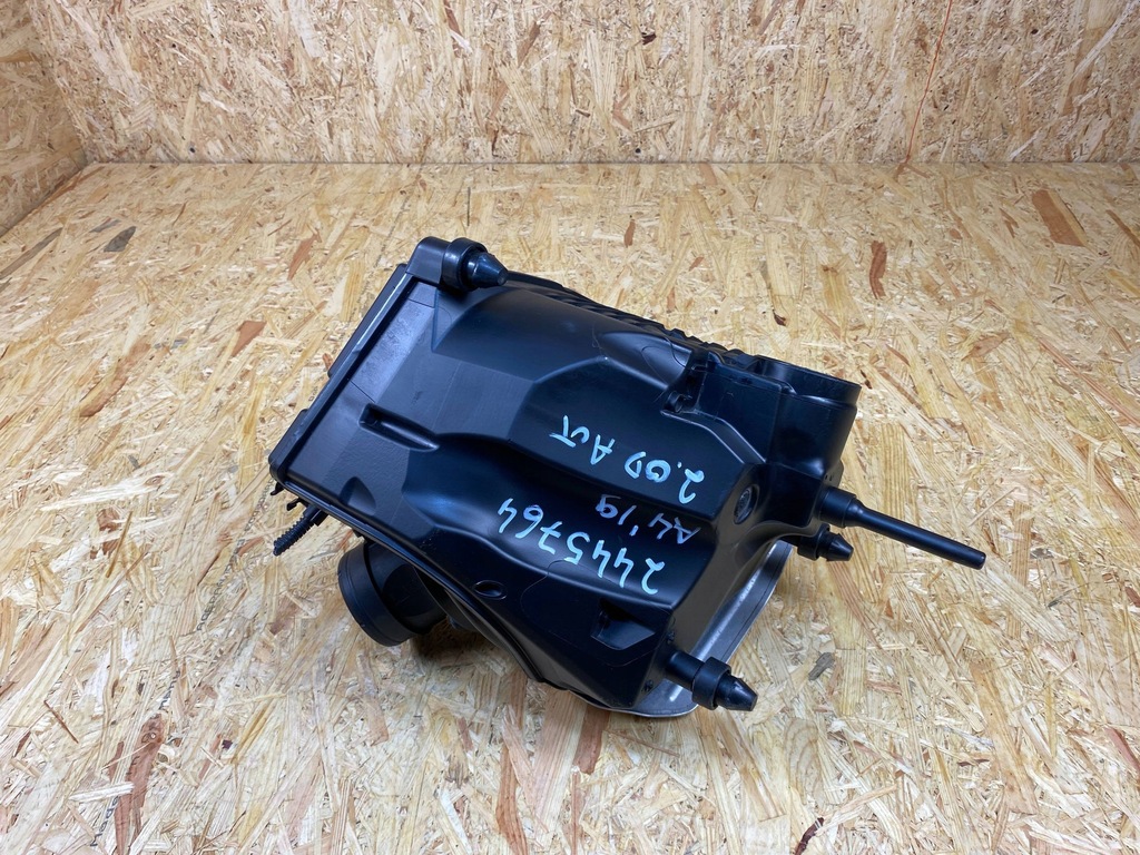 фото №7, Корпус фільтра повітря audi a4 b9 a5 8w 2.0 tdi 8w0133835p 2015-