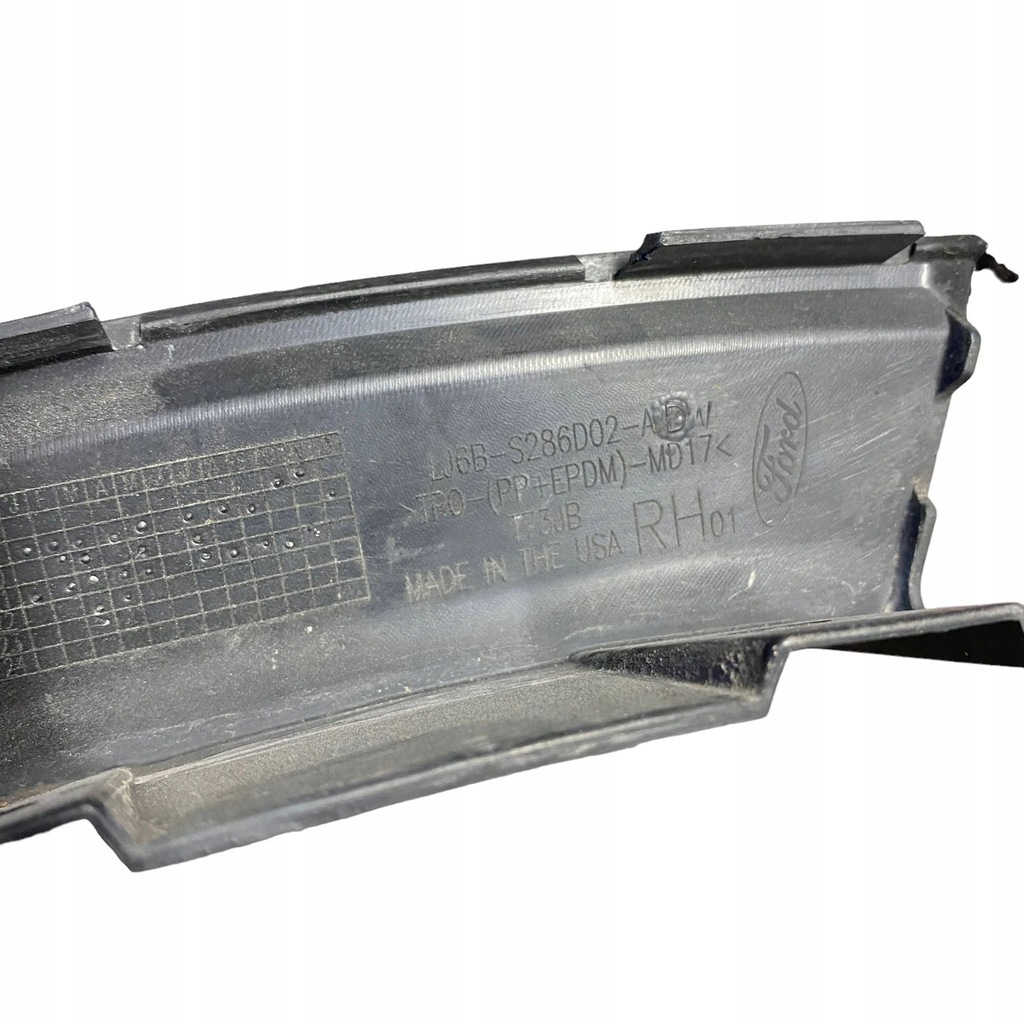 фото №10, Ford escape iv 2022 права сторона молдинг крила заднього