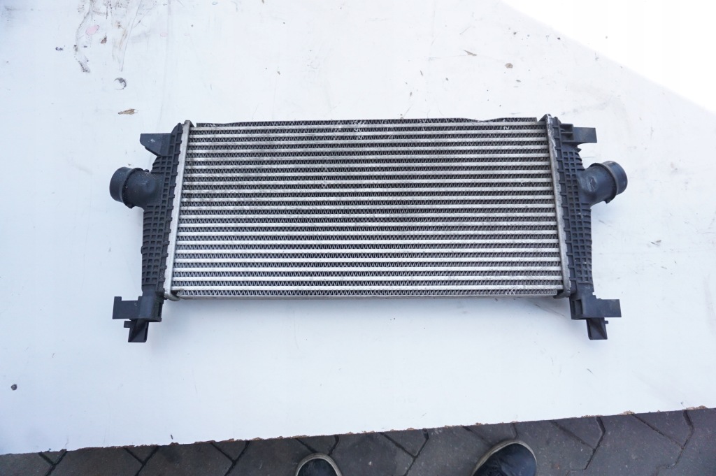 Купити Радіатор інтеркулер opel astra 4 1.7 cdti