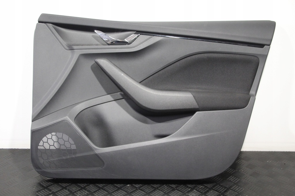 фото №1, Обшивка обивка дверь правый перед skoda scala 657