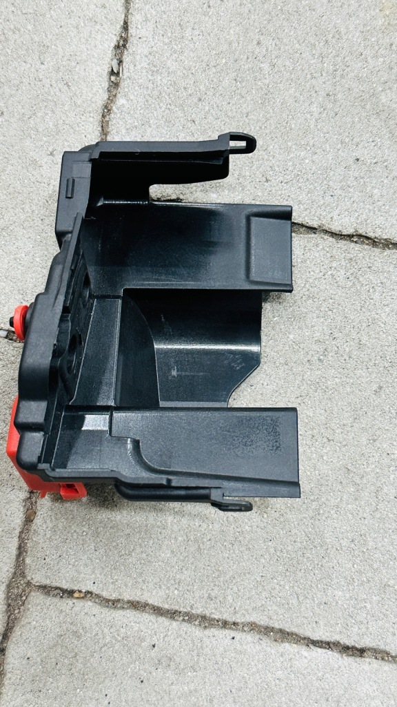 фото №1, Защита корпус клеммы plus bmw 3 g20 g21 g01 8793045