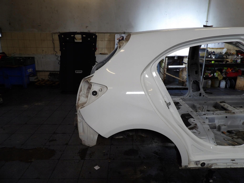 фото №1, Mercedes a180 w176 крыло задняя правый 650