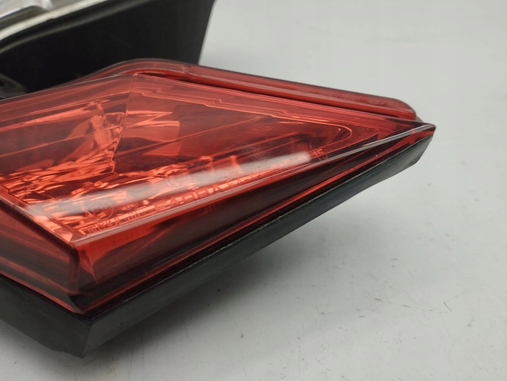 фото №8, Toyota c-hr i 2017 ліва сторона лампи задні