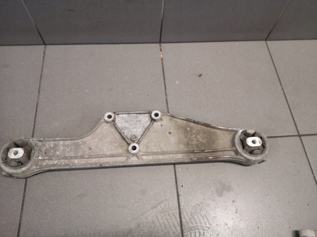 фото №1, Кронштейн кронштейн мост audi a8 d2 4d0599285