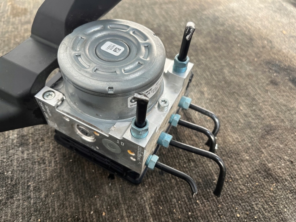 Bmw x1 f48 lci рестайлінг  19r 2.0 d 150km насос гальмівна abs оригінал європа Ціна