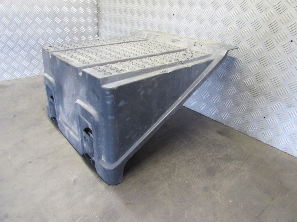 фото №7, Кришка акумуляторів 2428035 2395354 scania r 13-18r.