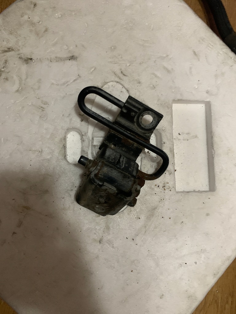 фото №1, Петля петли дверь правый перед audi q7 4l 07r