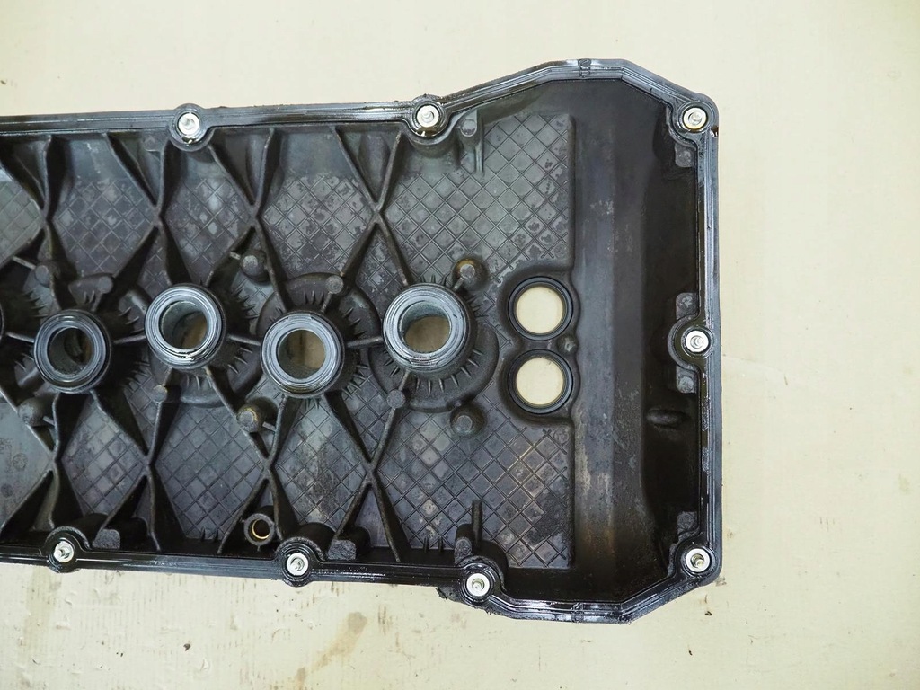 фото №12, Кришка клапанів права a8 d3 6.0 bht 07c103476ac