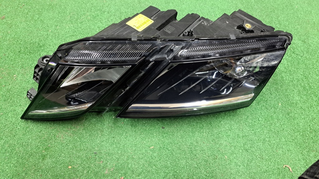 Купить Skoda octavia 3 3 рестайлинг  5e1 full led фара передняя комплект