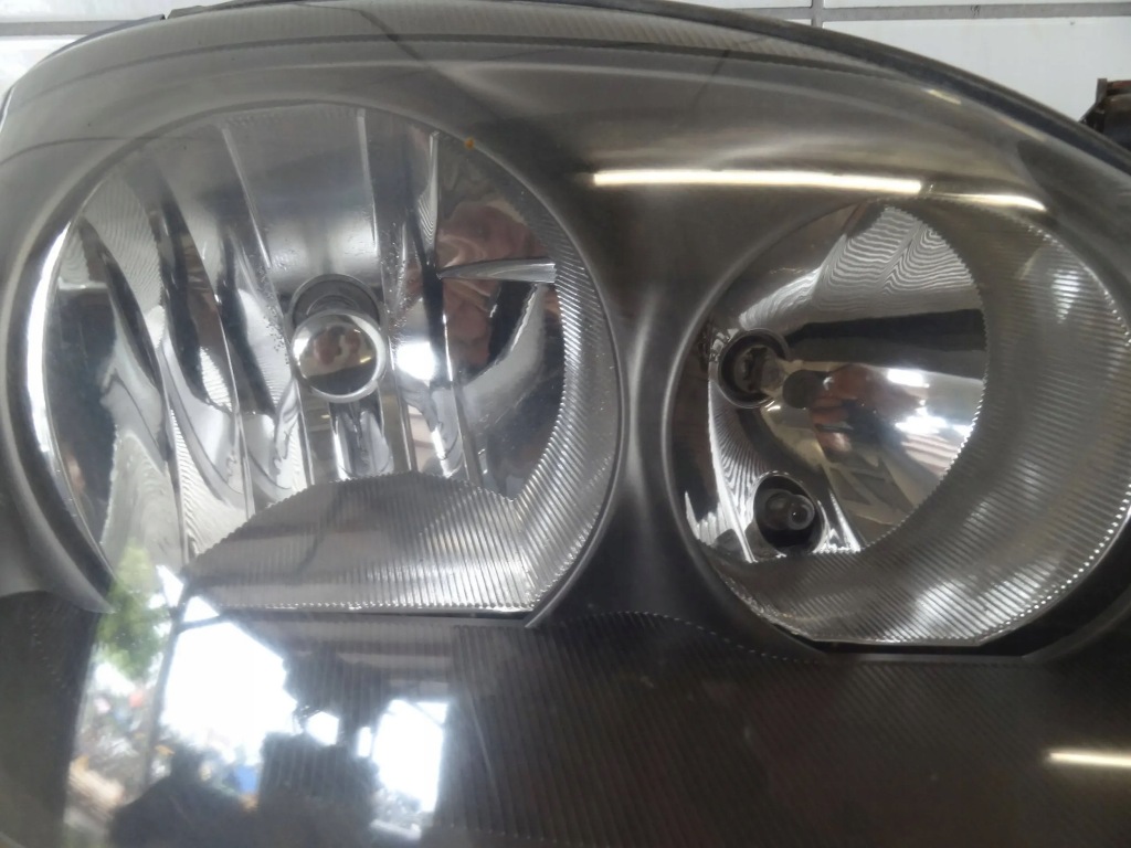 фото №4, Nissan almera tino 2000 лампа фара правый перед передний