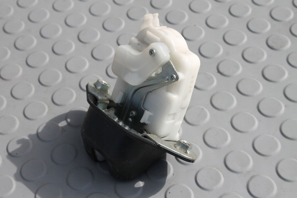 фото №4, Замок крышки багажника задняя subaru forester iii 08-