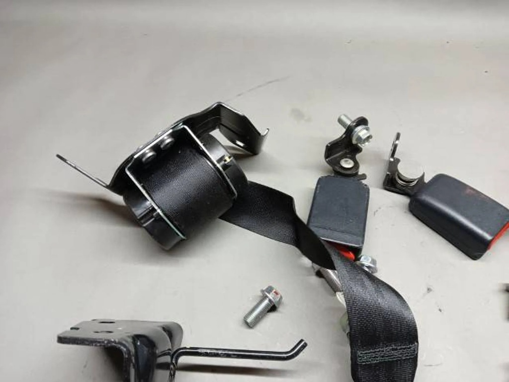 фото №2, Space star ii 5d ремені безпеки задня комплект