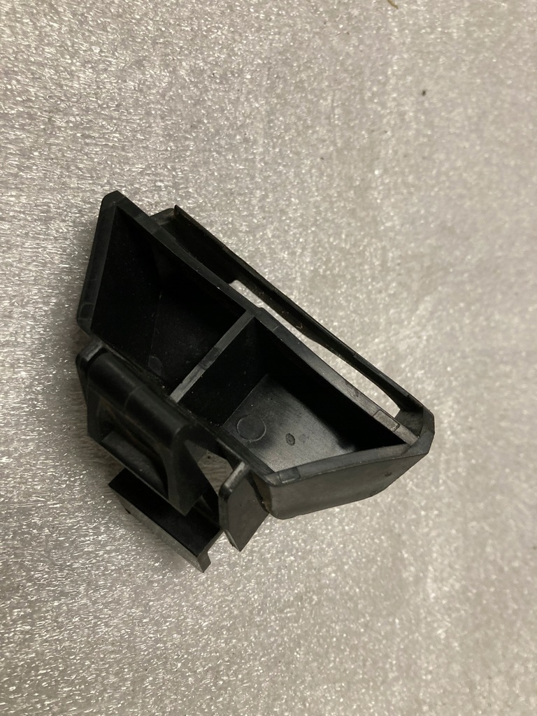 фото №6, Кронштейн протитуманної фари праве tesla s 1072914-00-b