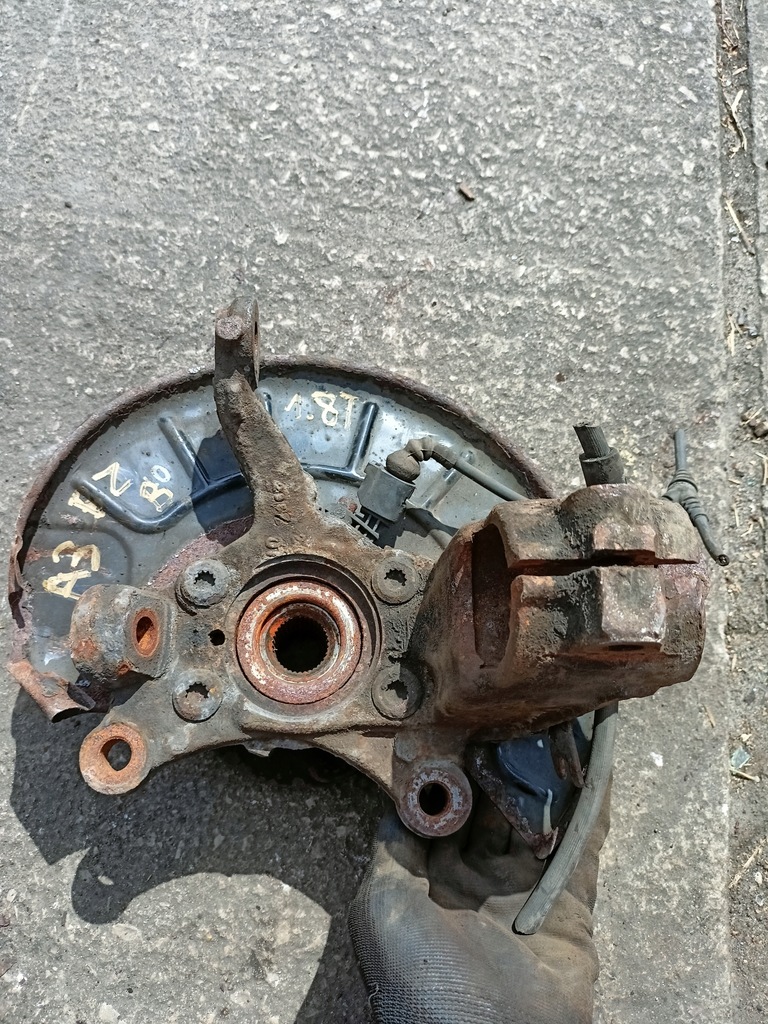 фото №6, Поворотний кулак з ступиця лівий lub правий перед audi a3 8p