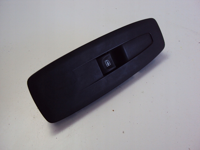 фото №1, Панель стекло правый перед renault megane iv hb 18 r