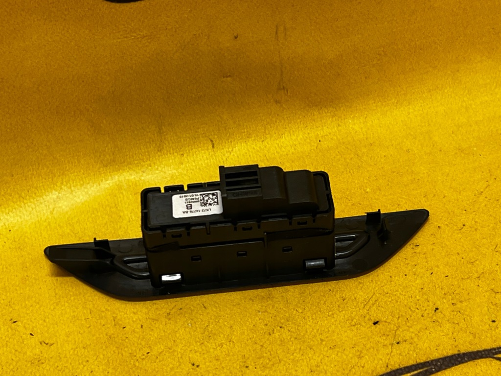 фото №3, Переключатель памяти сиденье правый discovery v l550