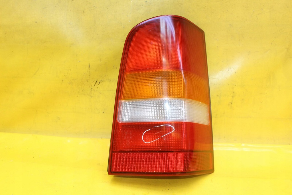 фото №1, Лампа правый задняя mercedes vito w638 6388201364