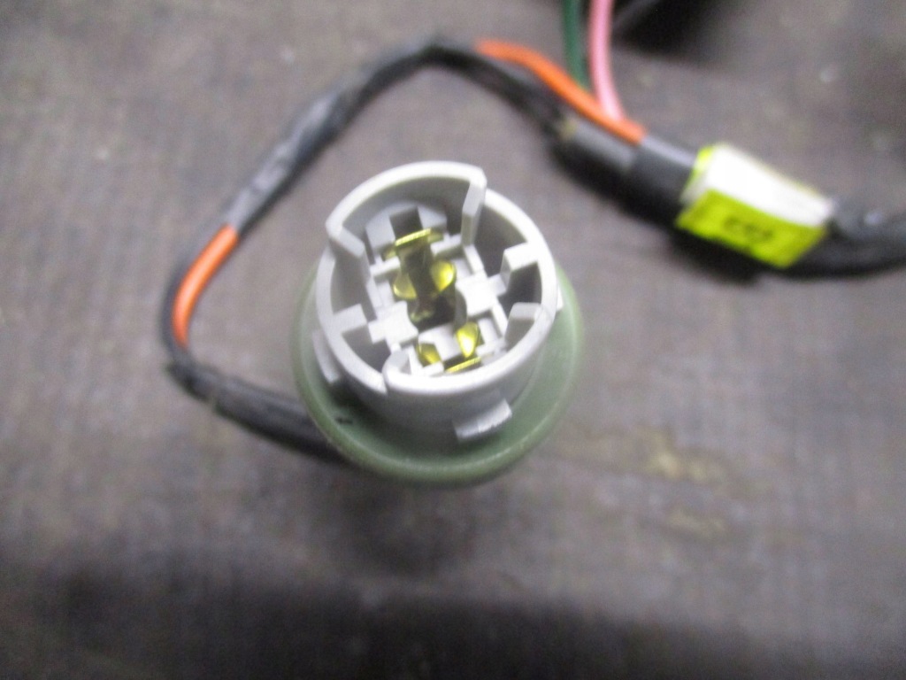 Вкладиш ламповий лампи правий задній kia sportage iii 14-15r Зі Шроту