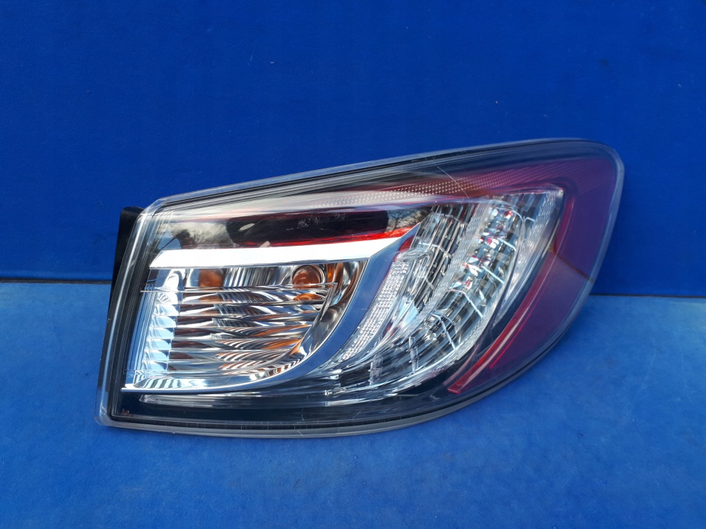Купить Mazda 3 mazda3 седан 09-13 2009-2013 led фара правый  задний задняя