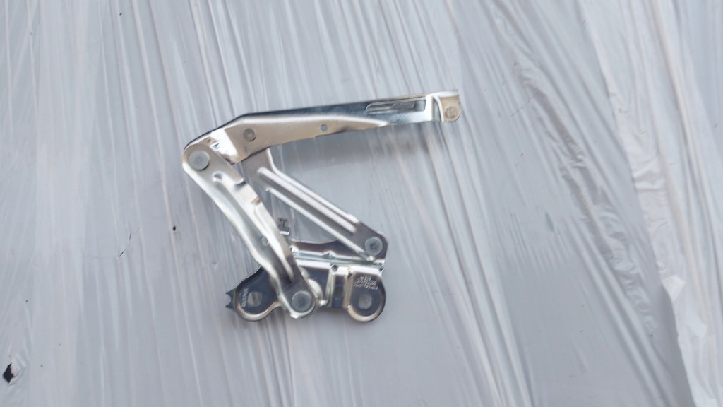 фото №1, Петля капот правый перед skoda superb iii 15-