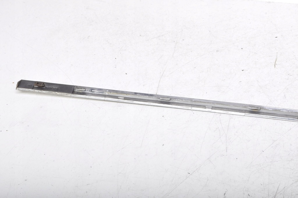 фото №9, Ford mondeo mk3 молдинг скло підвіконна правий задня