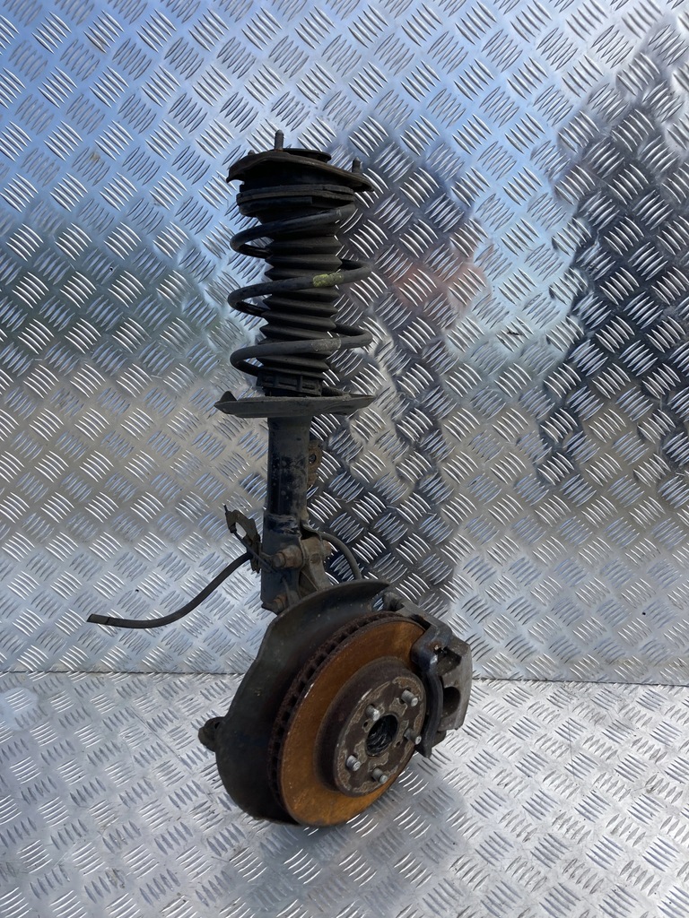 фото №1, Поворотний кулак амортизаторна стійка правий toyota prius iv 15-