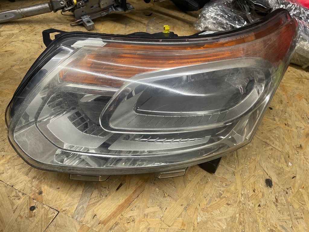 фото №1, Фара лівий citroen c3 picasso 9681873980