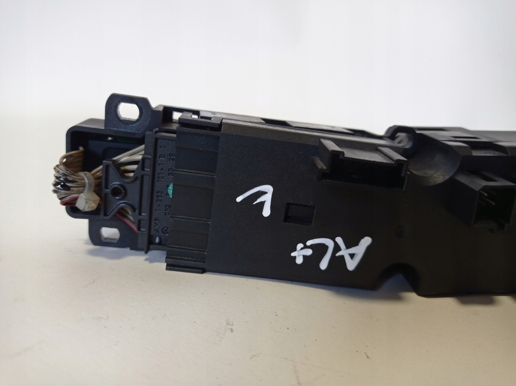 фото №8, Панель перемикачів mercedes w220 2208215851