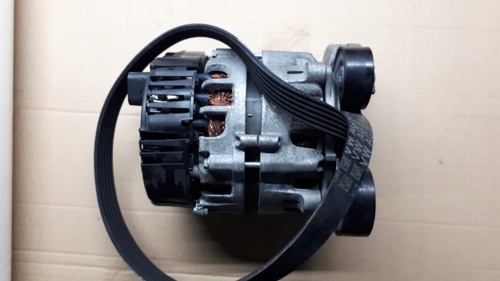 Купити A4 b9 рестайлінг  генератор 2.0 tdi dez a5 8w a6 c8