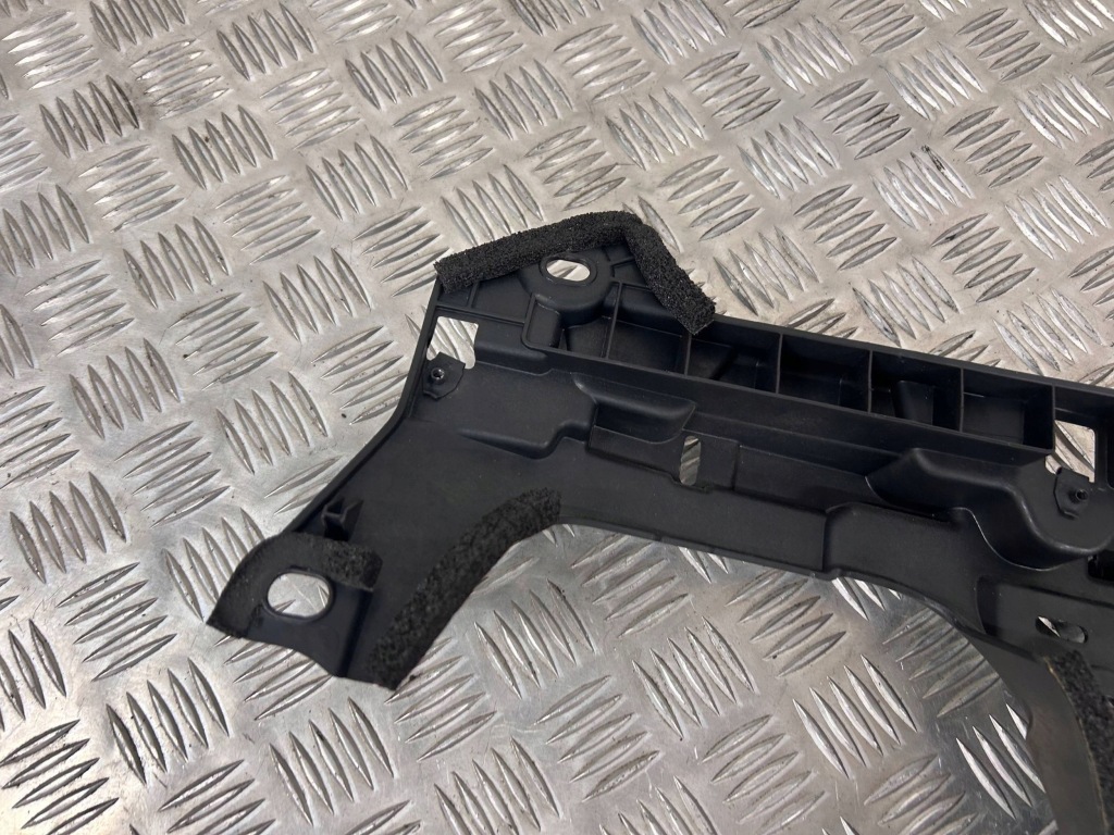 Другая часть салона правая сторона tesla model x 104806400e Недорого