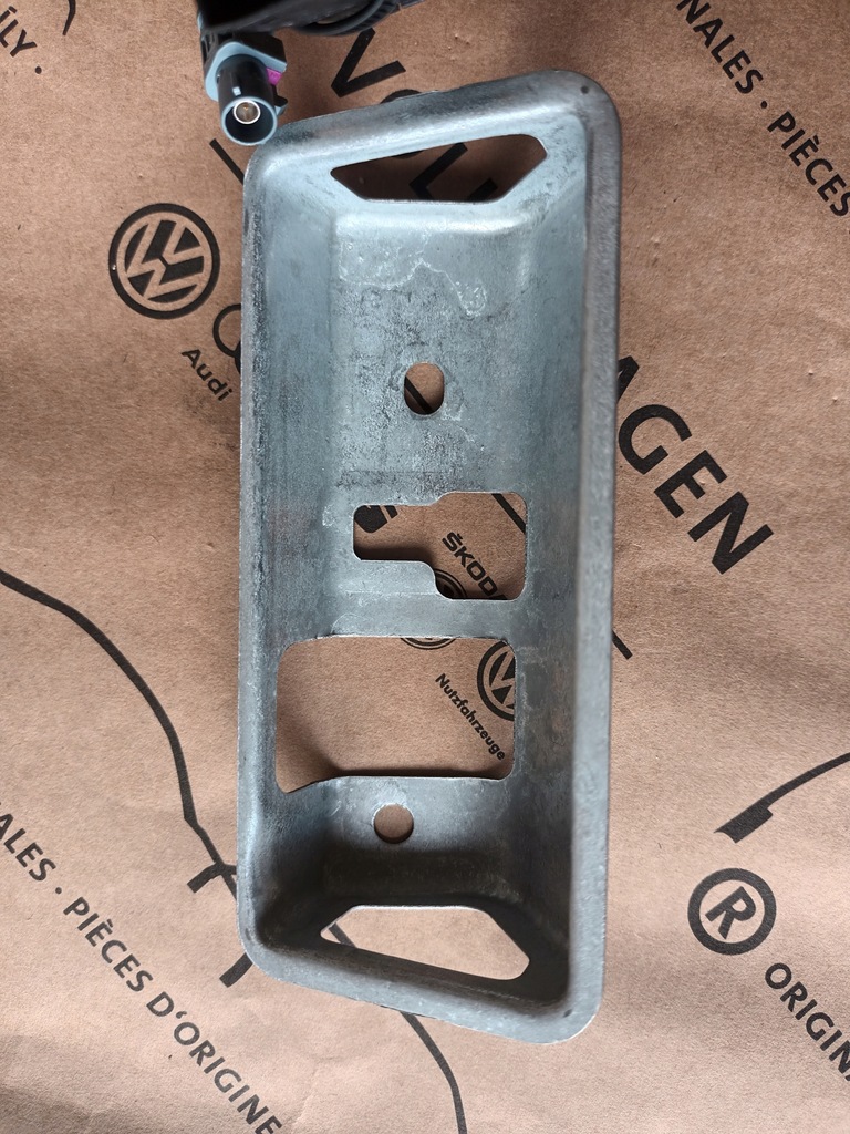 фото №13, Audi a6 c7 4g lift 2015 2018 камера заднього виду кронштейн 4g0827566 4g5827229 28km