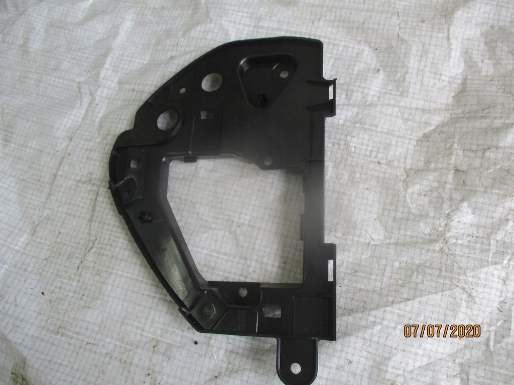 Рамка предохранителей правая левая 8l0858387a 8l0858388a audi a3 Цена